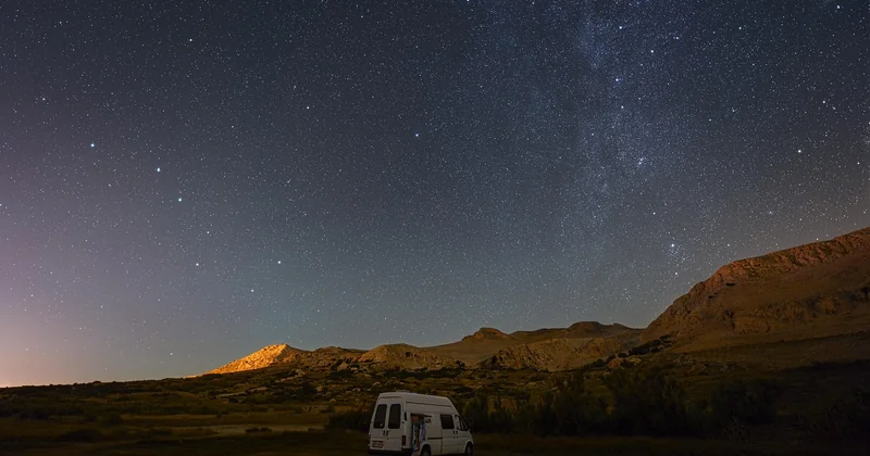 Camping van Pays Basque ou aire de services : que choisir ?
